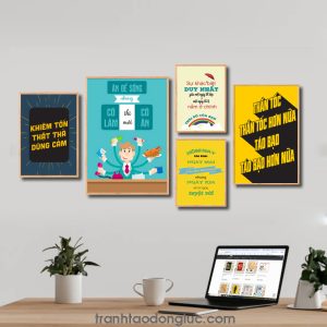 Bộ 5 bức tranh slogan tạo động lực đẹp: Khiêm tốn thật thà dũng cảm. Ăn để sống nhưng có làm thì mới có ăn. Sự khác biệt duy nhất giữa một ngày tốt đẹp và một ngày tồi tệ nằm ở chính thái độ của bạn. Hôm nay khó khăn ngày mai còn khó khăn hơn nhưng ngày kia sẽ là một ngày tuyệt vời. Thần tốc thần tốc hơn nữa táo bạo táo bạo hơn nữa
